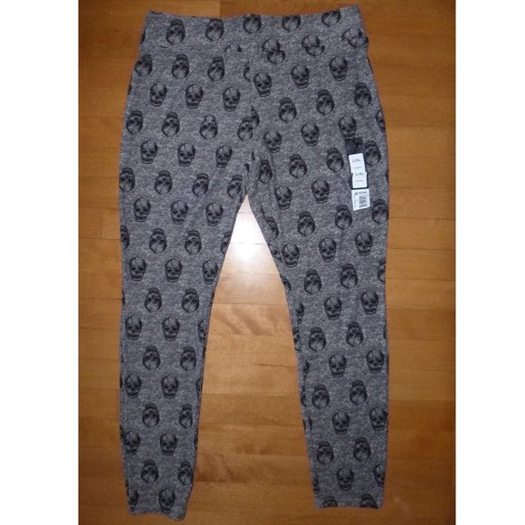 Womens Halloween Themed Leggings Size S/M L/XL  Gray SKULLS Pirate Scary NWT - Picture 1 of 2
